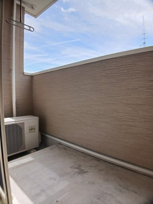 【バルコニー】 | クラーヴォⅡ | 外からの目が気にならないバルコニーで洗濯物が干せます