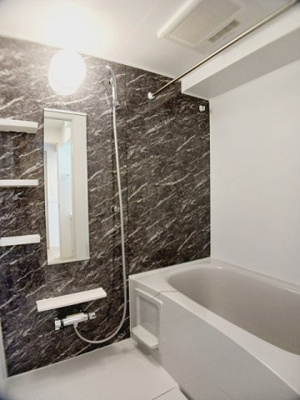 【浴室】 | メゾン・フェリス | 落ち着いた空間のお風呂です