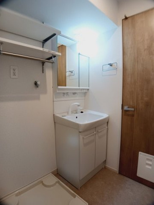 【洗面所】 | メゾン・フェリス | ゆったりとスペースのある洗面所