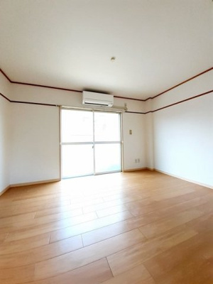 【居間・リビング】 | ハイツ井出Ｂ | ゆったり過ごせる居間です