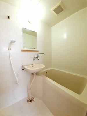 【浴室】 | ハイツ井出Ｂ | きれいなお風呂です