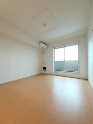 【居間・リビング】 | アオバヒルズタウンＡ | ゆったりとしたリビングです