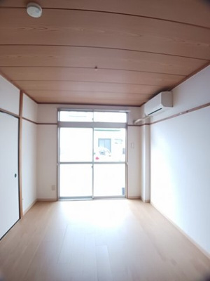 【居間・リビング】 | 豊栄ハイム | ゆったり過ごせるリビングです