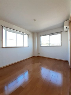 【内装】 | エルディム大塚 | 明るい室内です