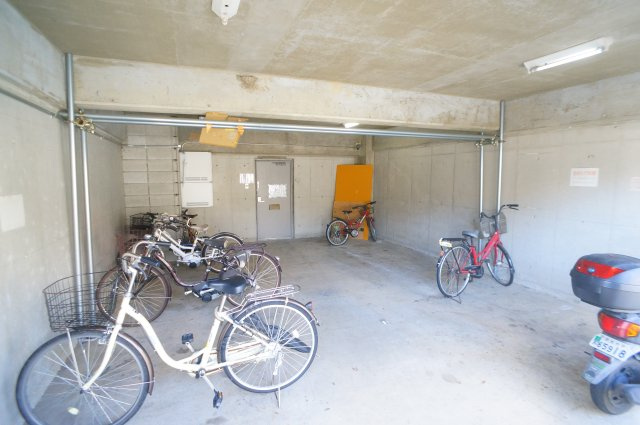 コスモス物語の駐車場