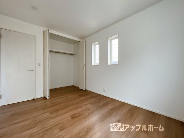 【新築戸建】深谷市宿根　全５棟の洋室|２階居室は全室収納あり！たっぷりある収納活用でお部屋もキレイを保てます♪