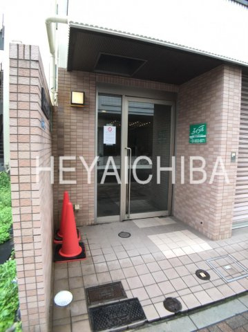 大和商住ビルのエントランス