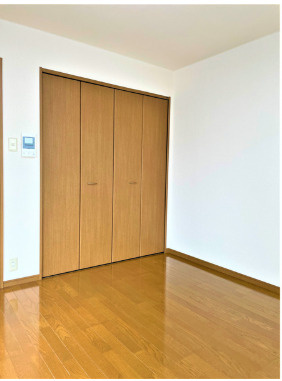 大和商住ビルの寝室