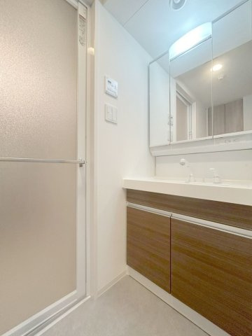 「防音マンション」クリオ ラモード新江古田サウンドテラスの独立洗面台