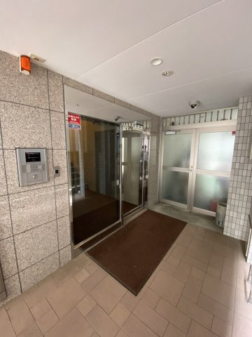 アイズピリ・リアン千駄木のエントランス