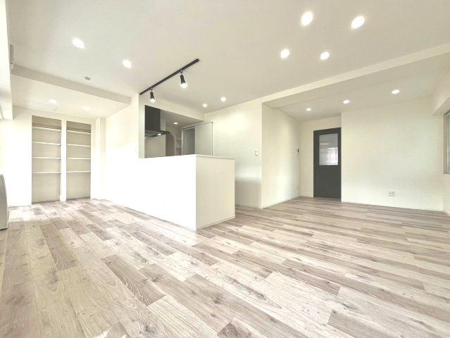 ハウスオブリザ北円山の居間・リビング|南向きで陽当たり良好なリビング！