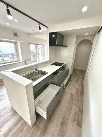 ハウスオブリザ北円山のキッチン|嬉しい食洗機付きで洗い物もラクラク時短に◎