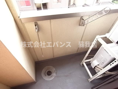 【バルコニー】 | カーサメイプル千葉中央 | お洗濯にも便利なバルコニー付き