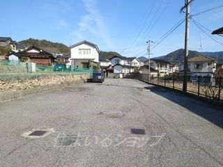 広島市安佐北区亀山５丁目のアパートの駐車場