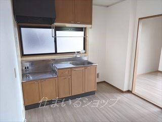 広島市安佐北区亀山５丁目のアパートのキッチン