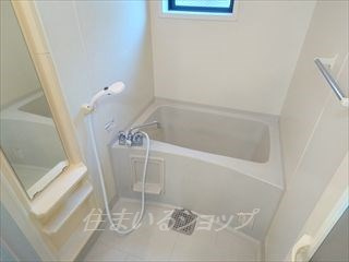 広島市安佐北区亀山５丁目のアパートの浴室
