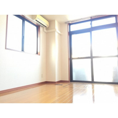 【居間・リビング】 | RENACE栄町 | 居室