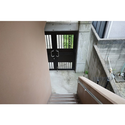 【外観】 | RENACE栄町 | 共用階段