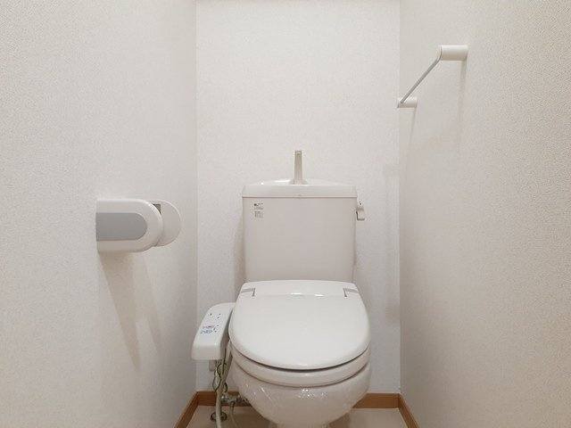 プルミエ・アムールⅣのトイレ|コンパクトで使いやすいトイレです