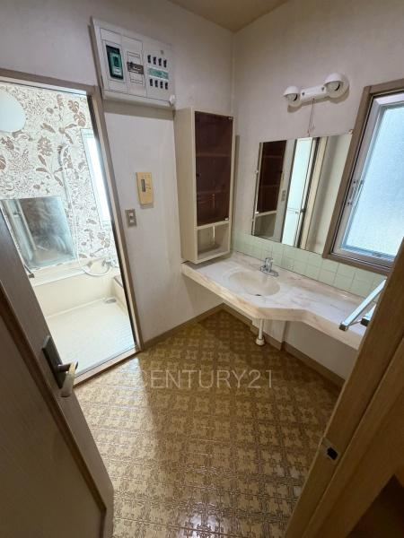 前橋市下大島町中古一戸建ての独立洗面台