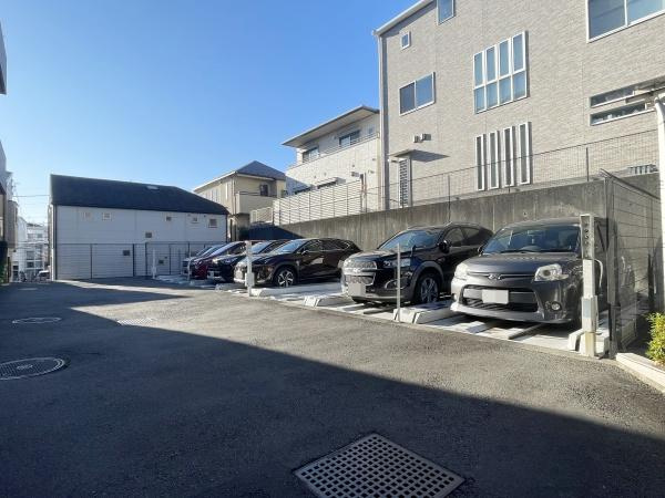 ヒルズ市が尾ブライトステージの駐車場|空き状況に関しましてはお気軽にお問合せ下さいませ。
