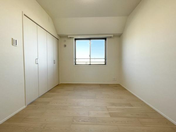 【洋室】 | ヒルズ市が尾ブライトステージ | 居室に収納スペースあります