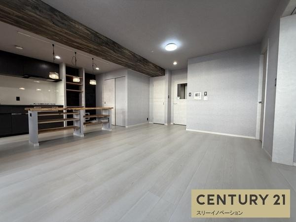 キングスクエアランドレックスＣ棟の居間・リビング