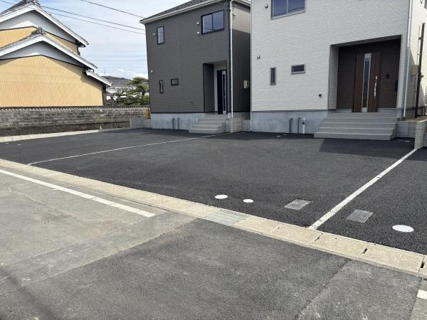 豊川市江島町第1　全3棟・2号棟の駐車場|３台駐車できます