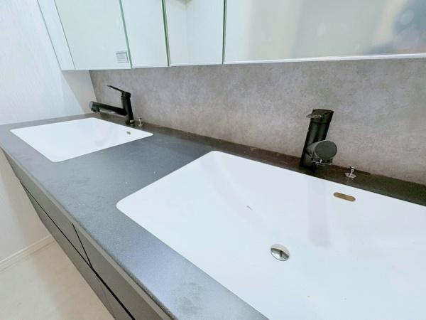 ラムーナ横浜戸塚スカイリッジの独立洗面台