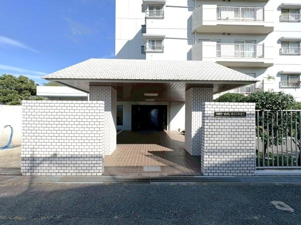 ニックハイム保土ヶ谷第５のエントランス