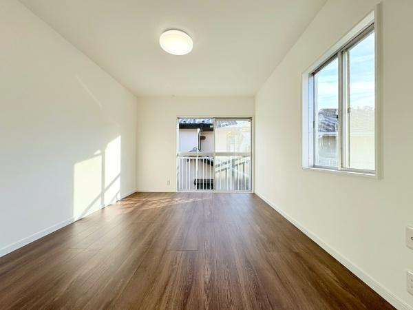 鎌倉市今泉台６丁目の中古一戸建の居間・リビング