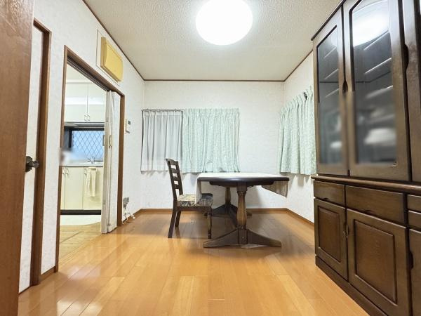 【居間・リビング】 | 西区富士見が丘2丁目　中古戸建