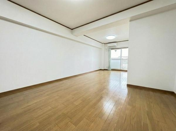 【居間・リビング】 | 守口ニューハイツ | こちらの画像は、AIを用いて家具を消しております。