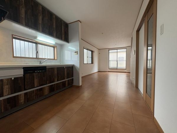 【居間・リビング】 | 大阪市東淀川区井高野1丁目　中古戸建