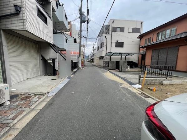【前面道路含む現地写真】