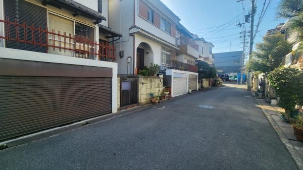 【前面道路含む現地写真】