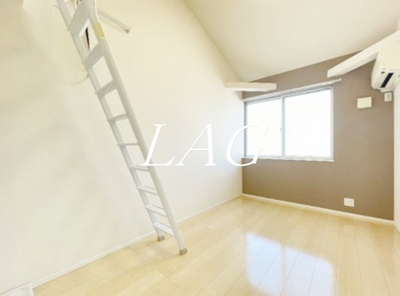 【居間・リビング】 | パインズデフィⅢ | 洋室のお部屋です。