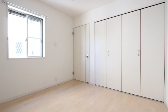 小牧原２－２９９－１ＫＯＤＡＴＥＸⅢＣの洋室|※反転タイプのイメージ写真です。内装の色などが異なる場合があります。