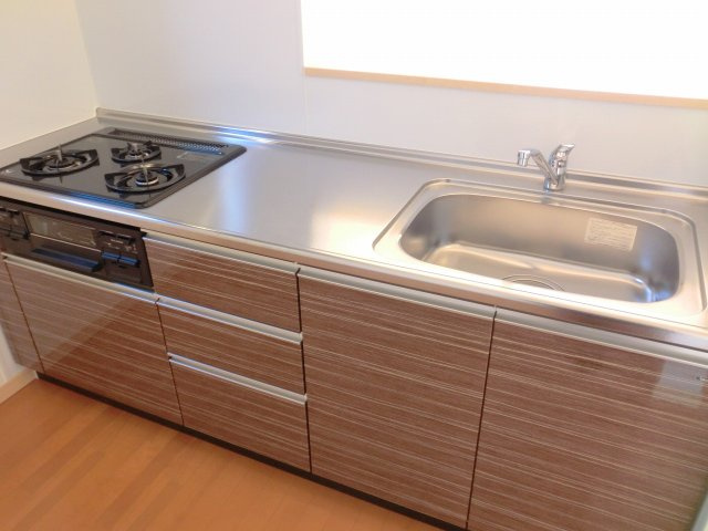 小牧原２－２９９－１ＫＯＤＡＴＥＸⅢＣのキッチン|※反転タイプのイメージ写真です。内装の色などが異なる場合があります。