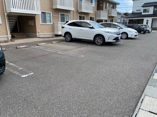 プラム　F棟の駐車場