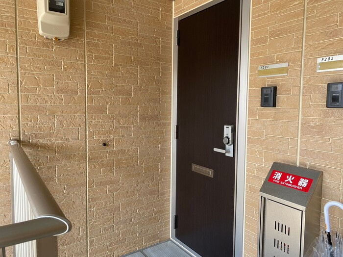 プラム　F棟の玄関