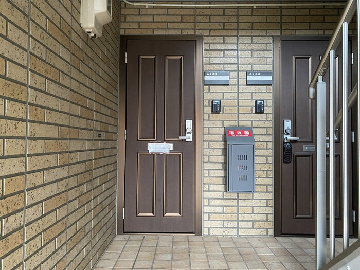 リビングタウン福　A棟の玄関