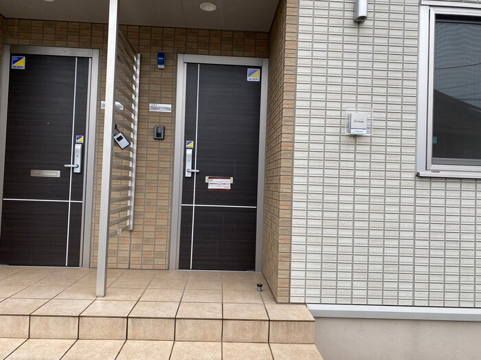 コロナーレ豊岡のエントランス