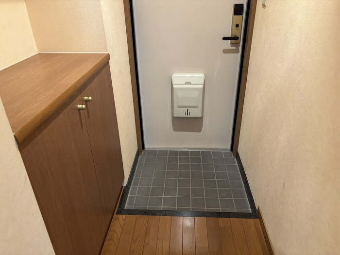 ラフィネ　マノワールの玄関