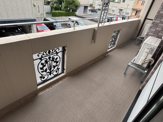ラフィネ　マノワールのバルコニー