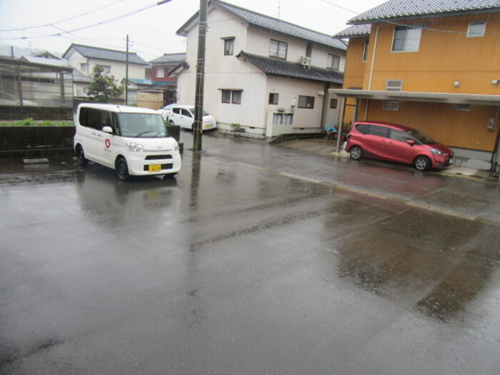 ライフボックスの駐車場