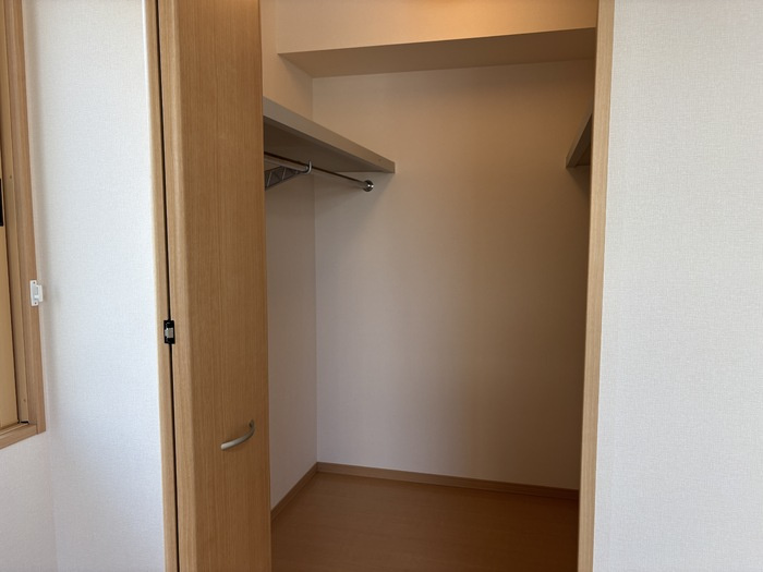 リビングタウン灯明寺　Cの収納