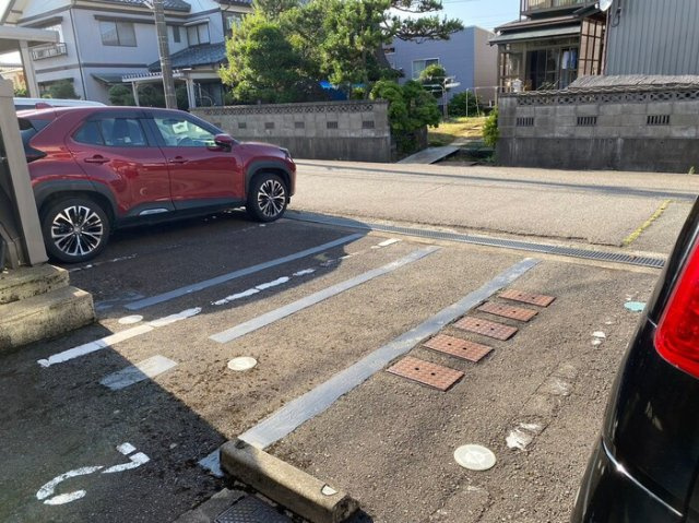 オレンジハウスの駐車場