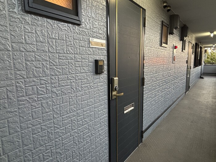 メゾン ルミナスの玄関