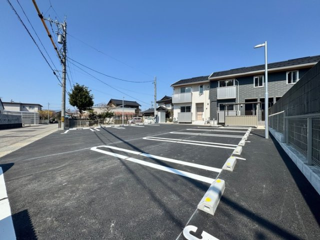 サニーコート聖Ⅸの駐車場